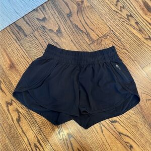 Lululemon Women's 2.5” Shorts - Black - Size 8
